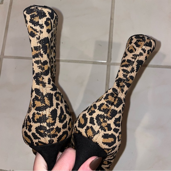 STEVE MADDEN Enya Leopard Animal Print Sock Bootie Stiletto Size 7 Like New - Picture 6 of 12